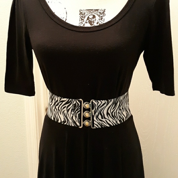 no brand Accessories - EUC zebra print wide stretch belt Medium